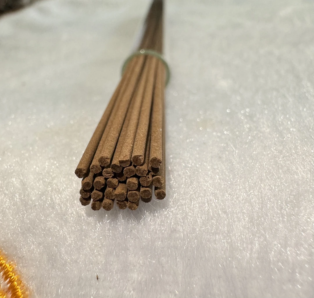 高端奇楠虫漏沉水线香1管，香韵十足