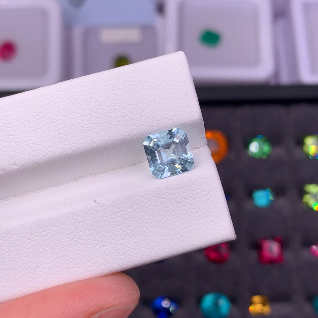 海蓝宝石裸石未镶嵌1.55ct阿斯切轻微粉尘