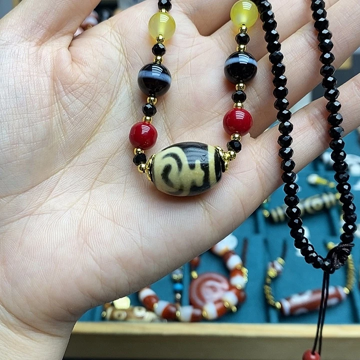 玛瑙/玉髓合金颈饰