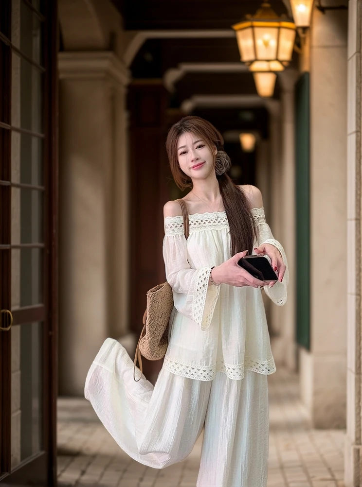 老钱慵懒风简约气质两件套女刺绣质感花边一字肩宽松上衣长裤套装