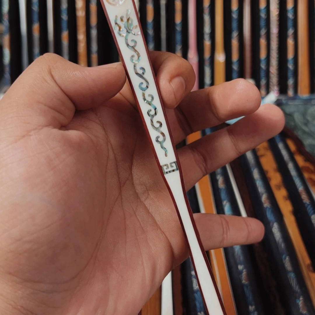 惜***福扇子扇子的设计非常精致