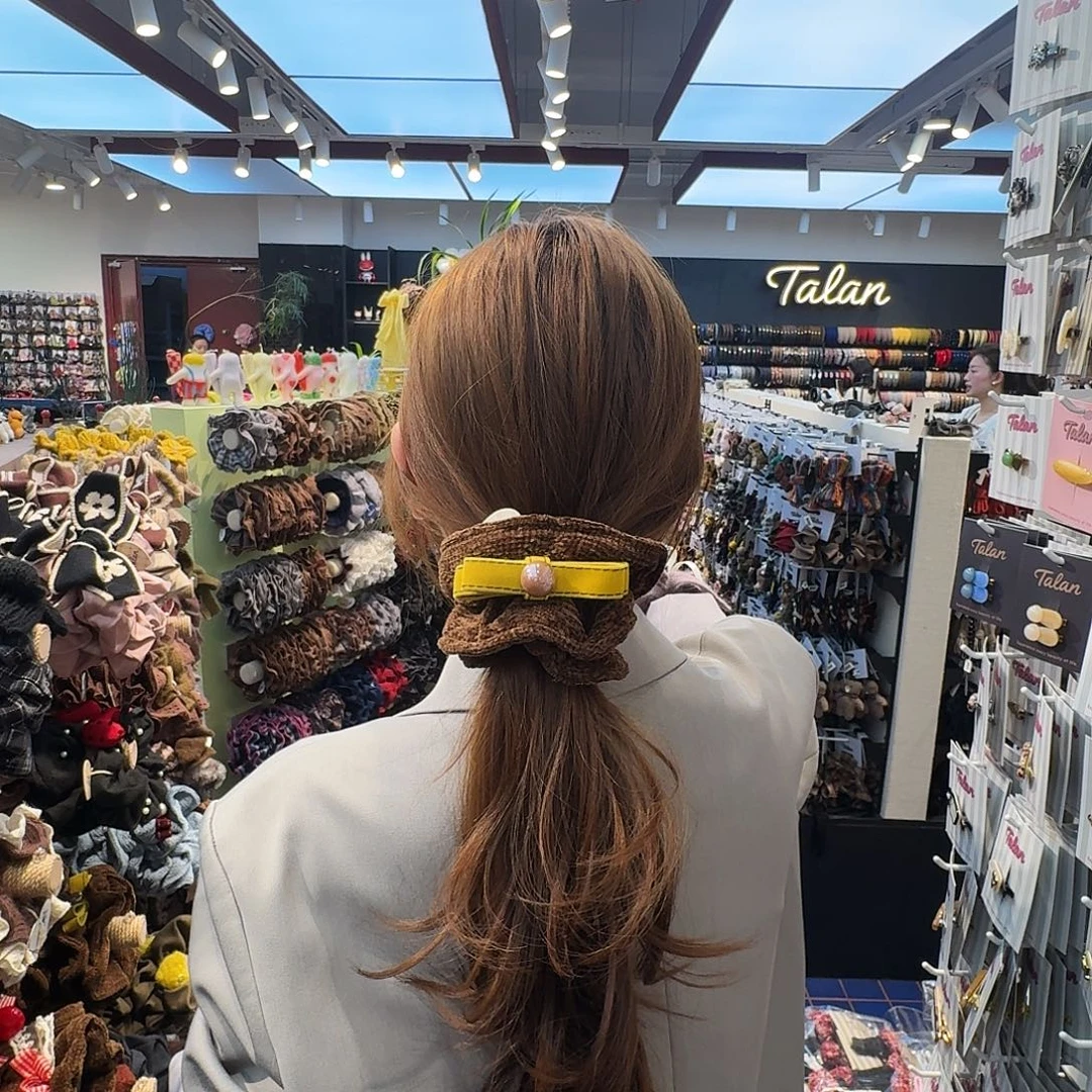 布艺非金属黄色蝴蝶结咖色发圈