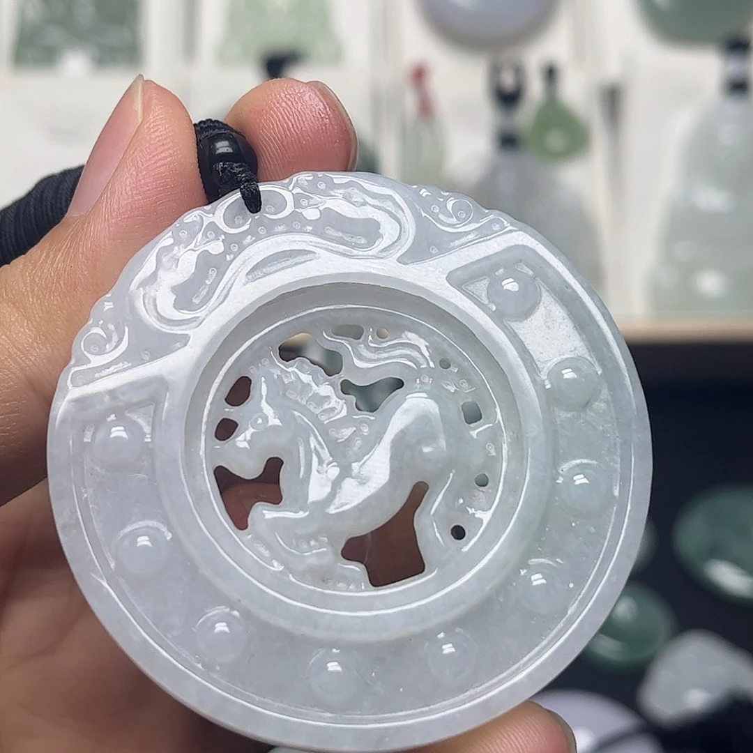 翡翠未镶嵌颈饰缅甸天然翡翠