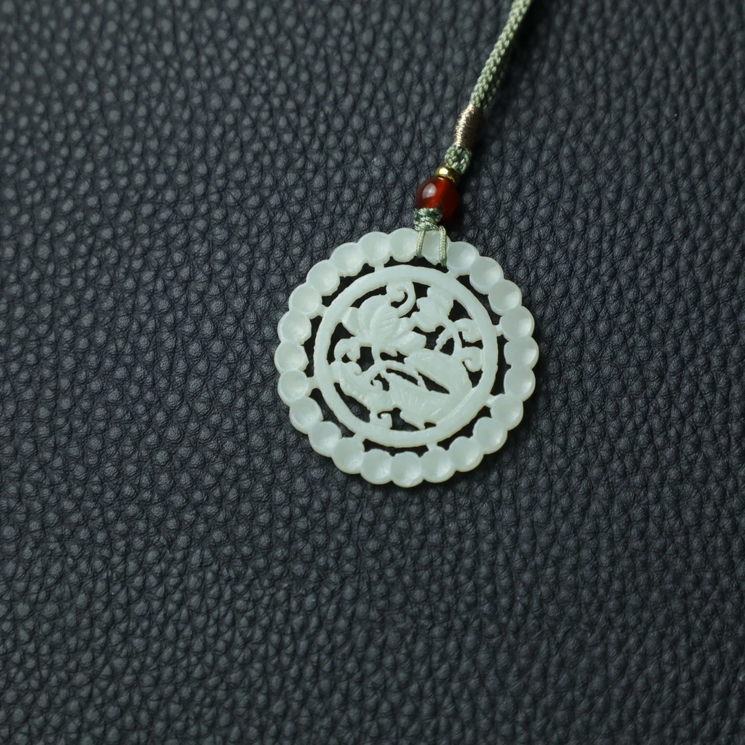 TCWWA06033清晚和田白玉连珠和合纹佩件