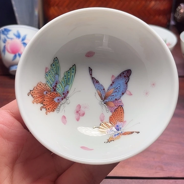 景德镇陶瓷粉彩蝴蝶普洱杯