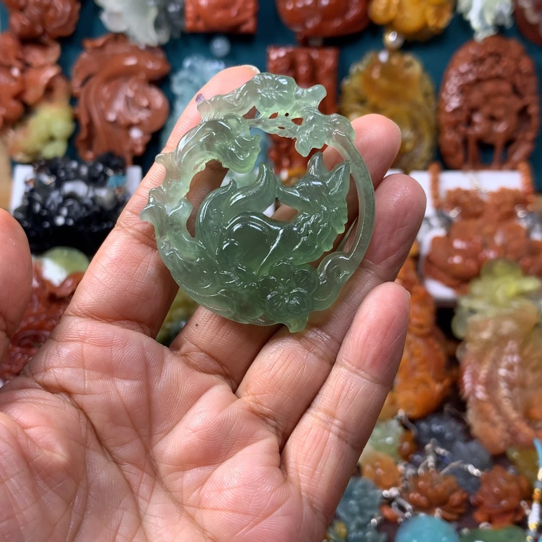 蛇纹石玉未镶嵌挂坠