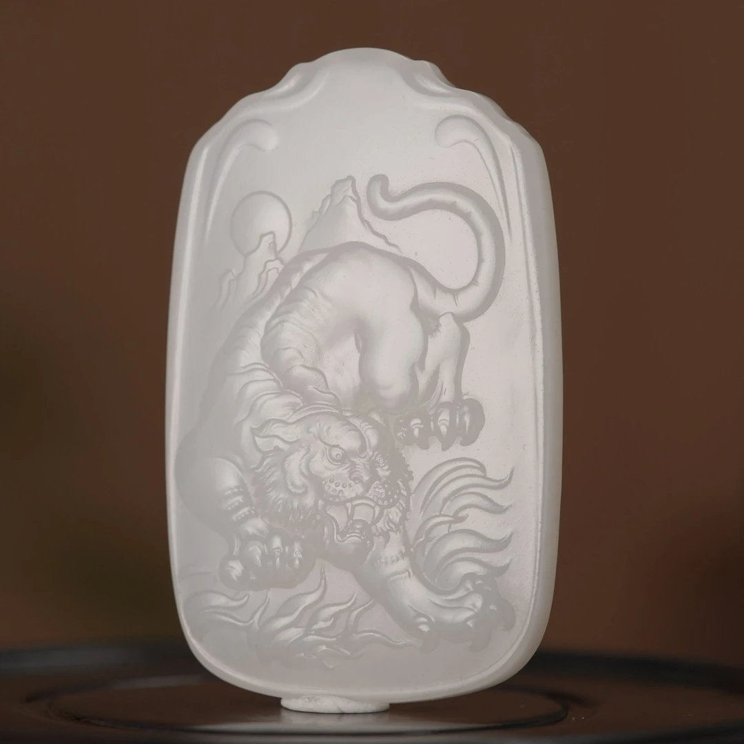 30当代 和田白玉虎牌023821