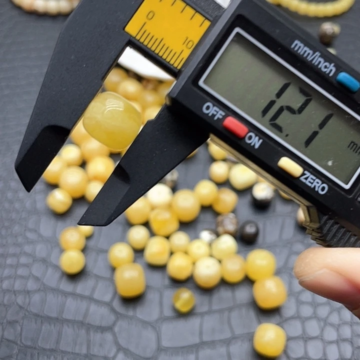 蜜蜡未镶嵌珠宝奇石2168