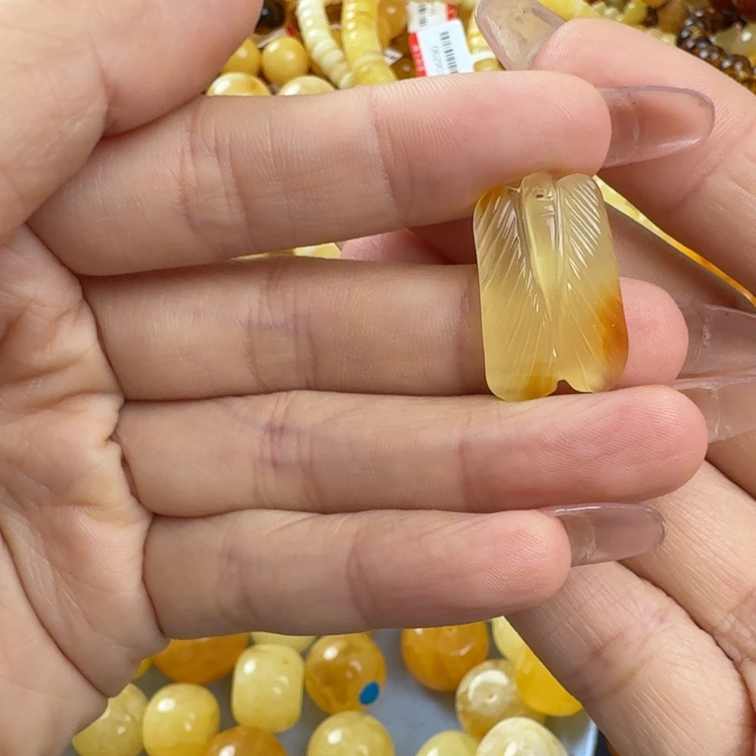 琥珀未镶嵌珠宝奇石