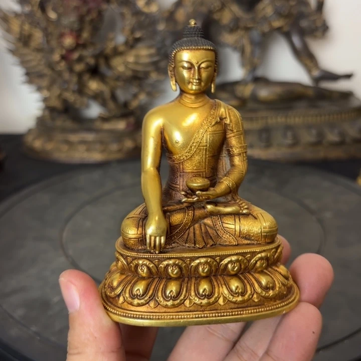 释加牟尼鎏金摆件