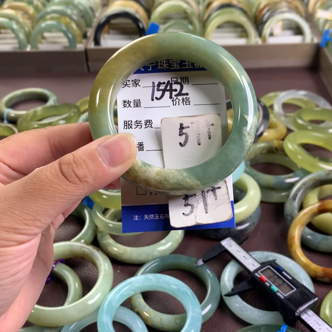 未镶嵌蛇纹石玉手镯1542