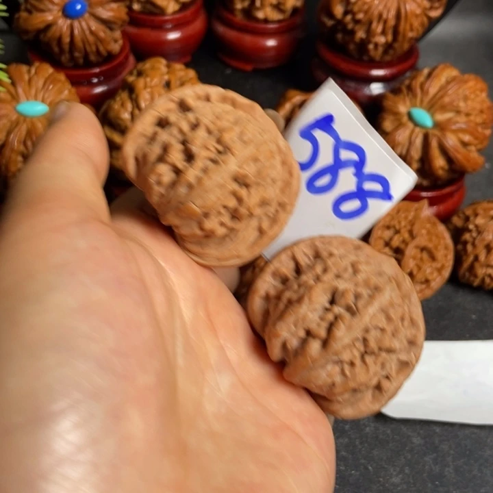 文玩核桃把件楼呀588