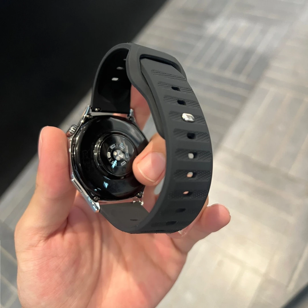 适用华为GT5运动Watch4pro百搭防水防汗GT4/3高颜值透气硅胶表带