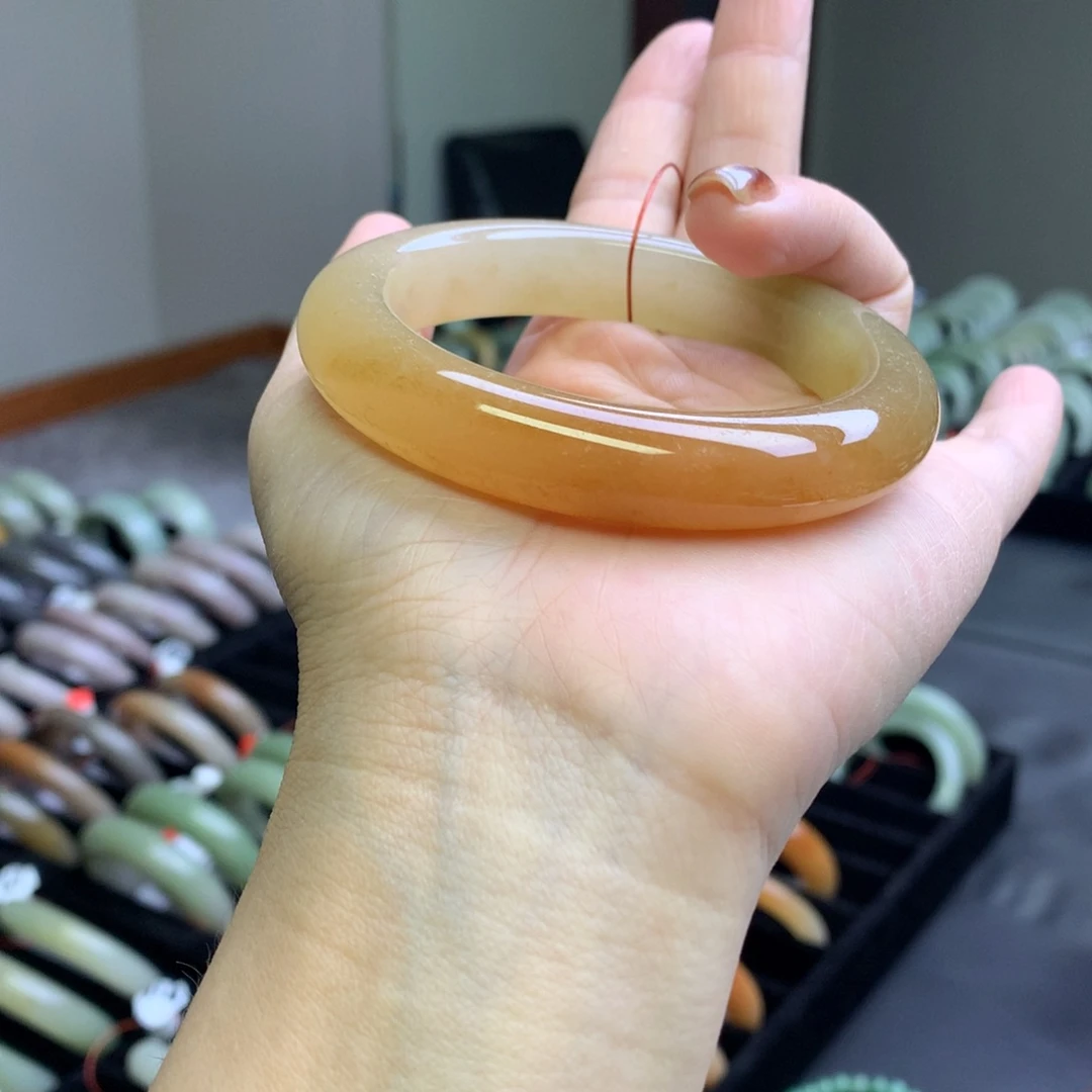 石英质玉未镶嵌手镯