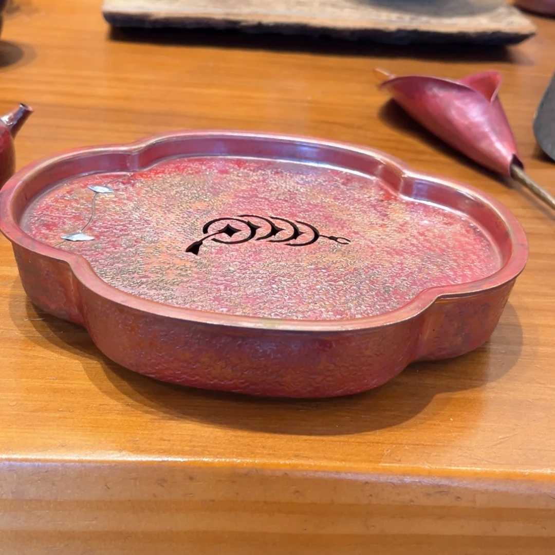 淬火色海棠壶承手工锻打工艺