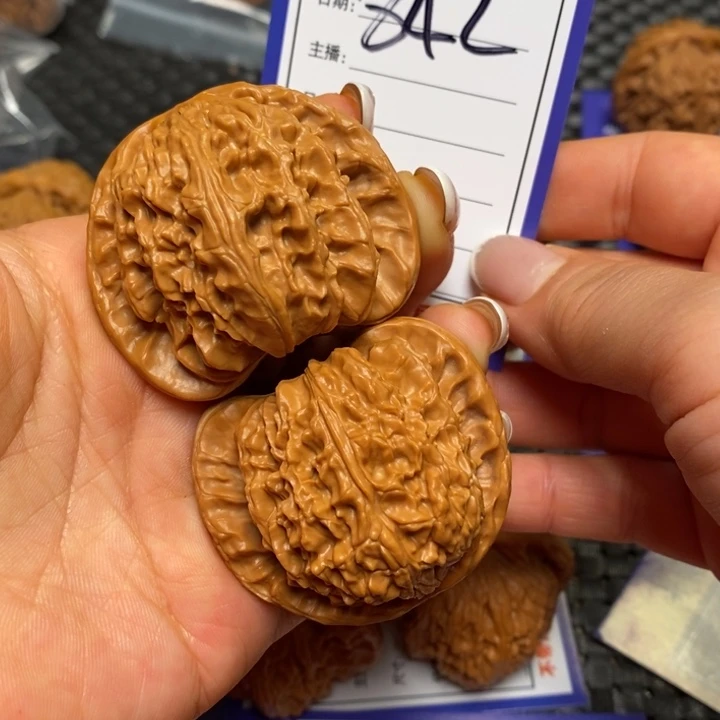 文玩核桃手串842白狮48