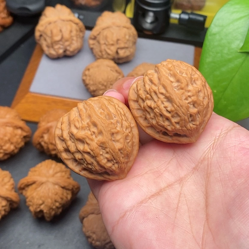 【闪购商品】文玩核桃把件金牛全品36