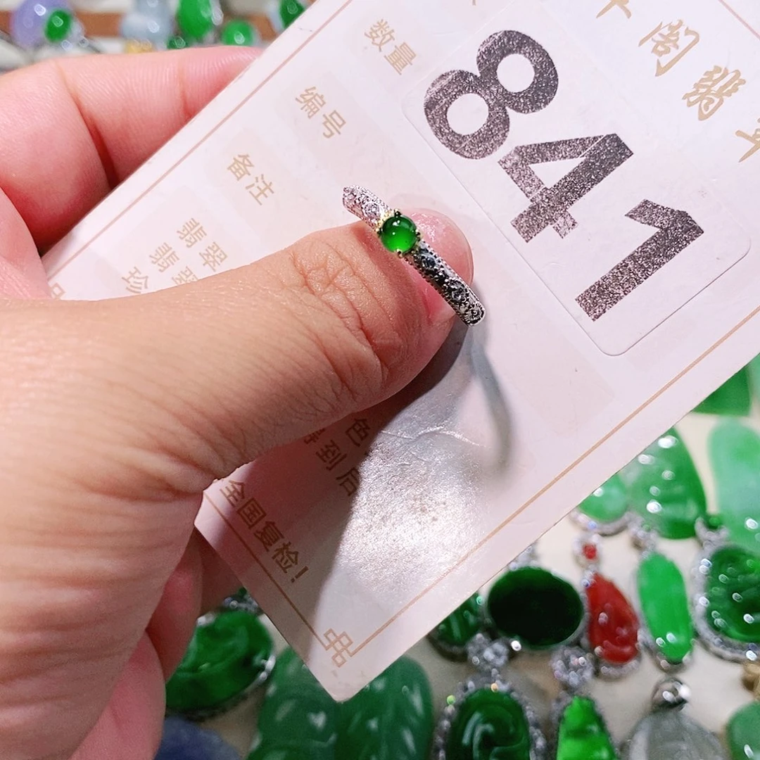 【闪购商品】翡翠挂件未镶嵌裸石