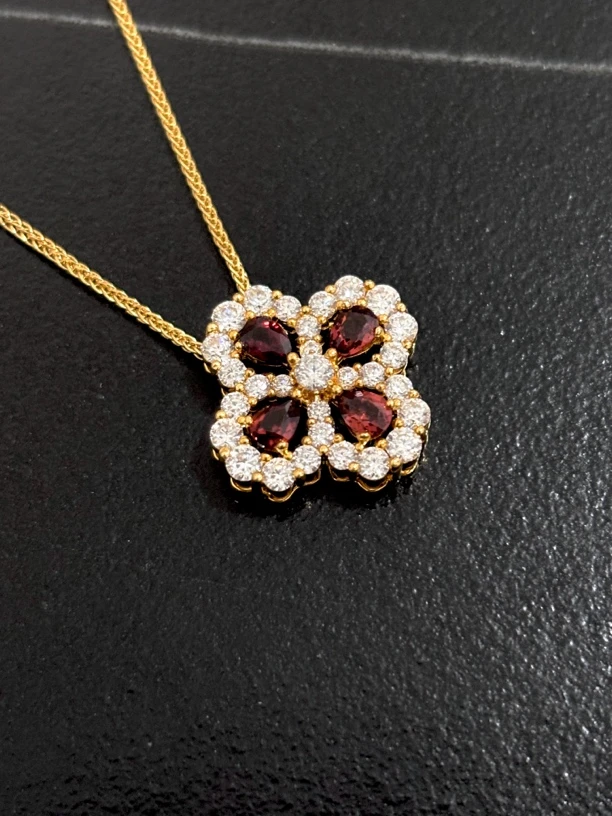 18k金 Au750吊坠 送银项链 b47