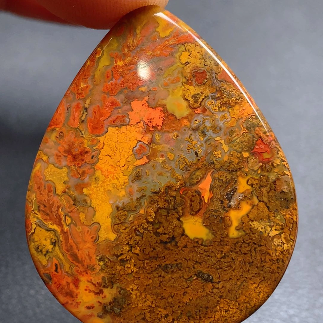 未镶嵌颈饰玛瑙/玉髓令*