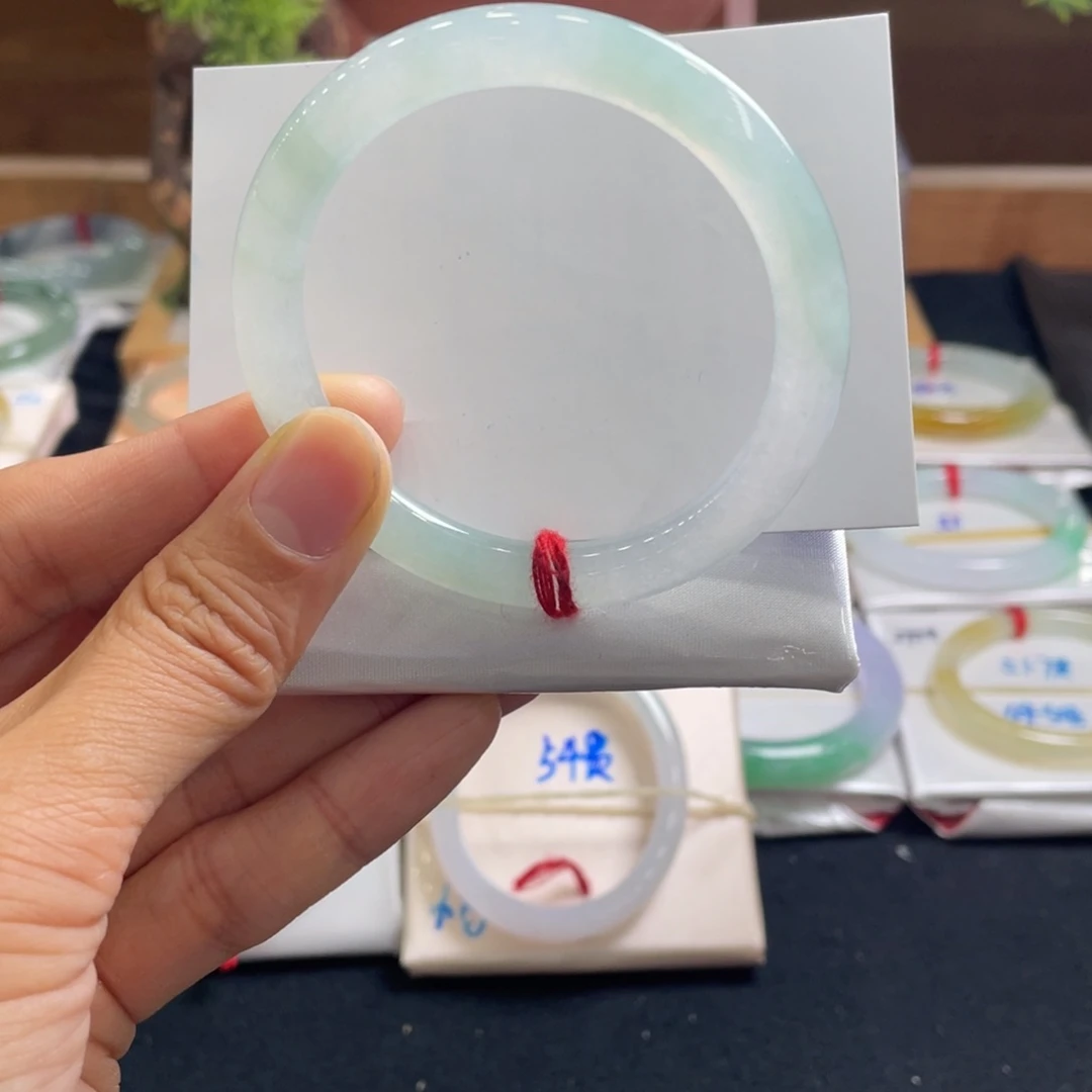 翡翠手镯未镶嵌52.3冰绿