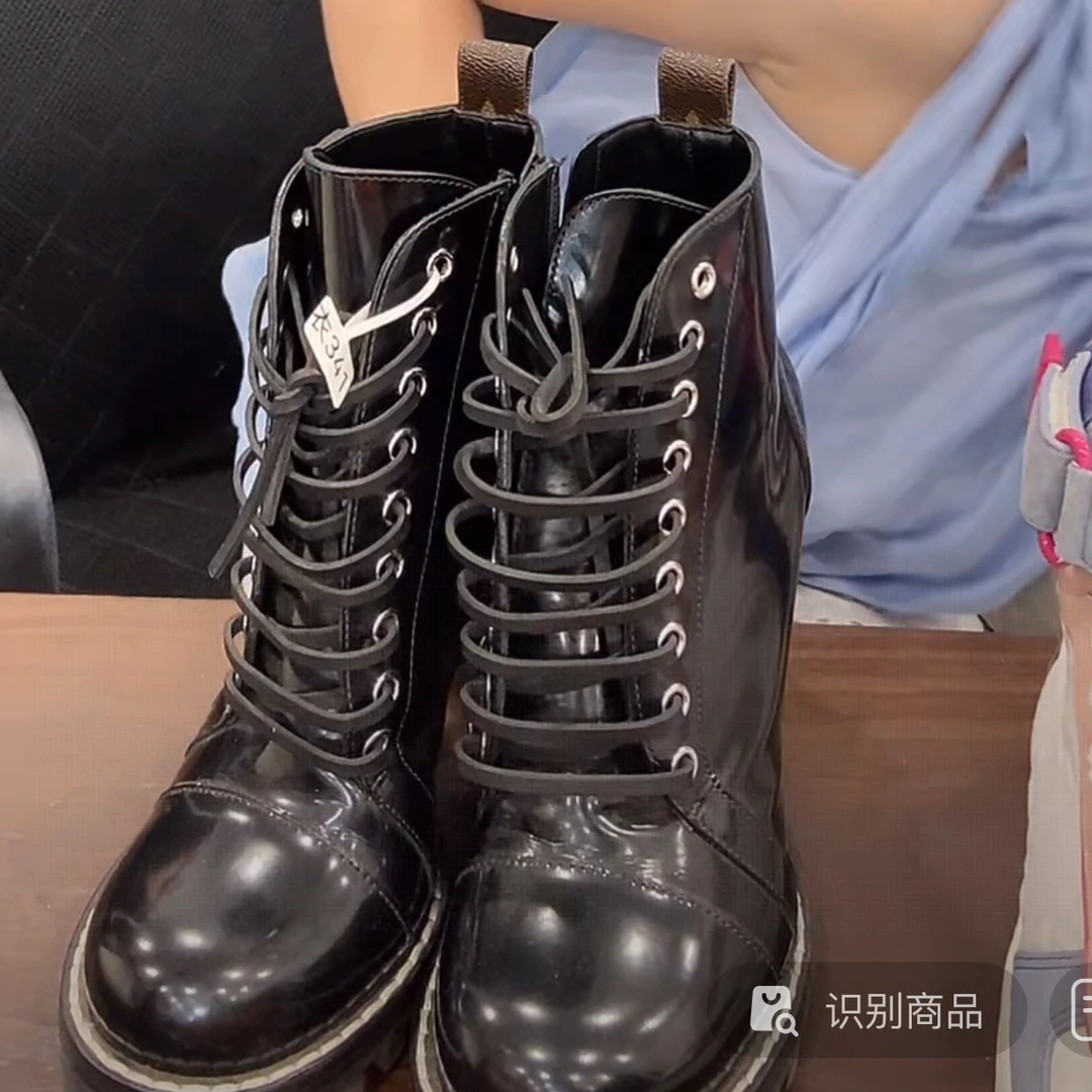 99新 Alexander McQueen/亚历山大·麦昆 路易威登鞋37码时尚休闲