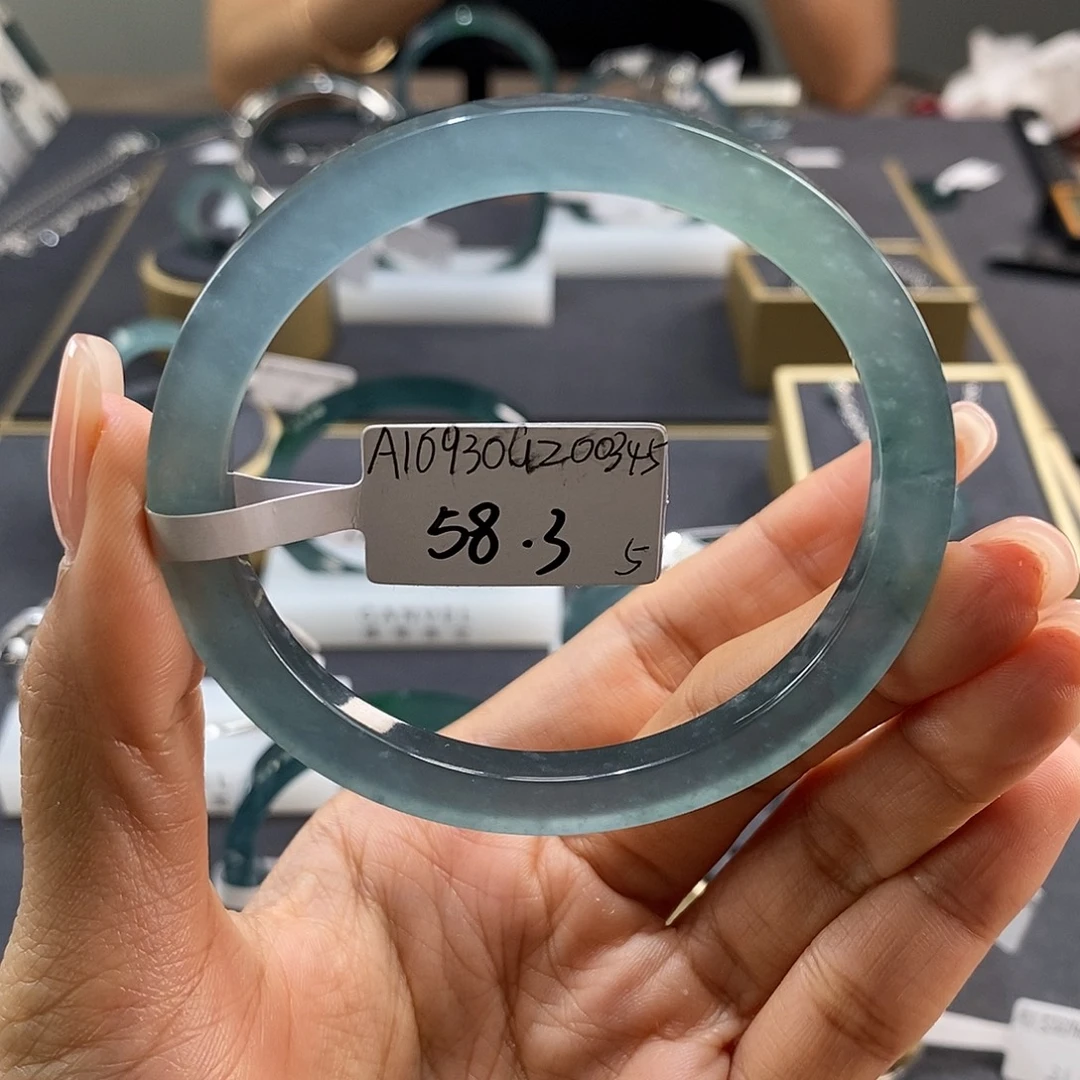 翡翠未镶嵌手镯58.35