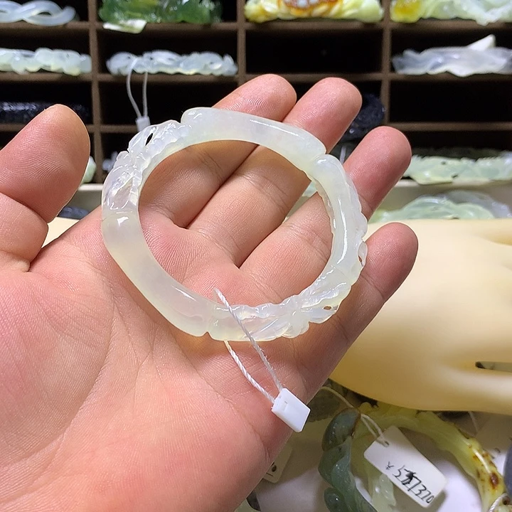 蛇纹石玉未镶嵌手镯