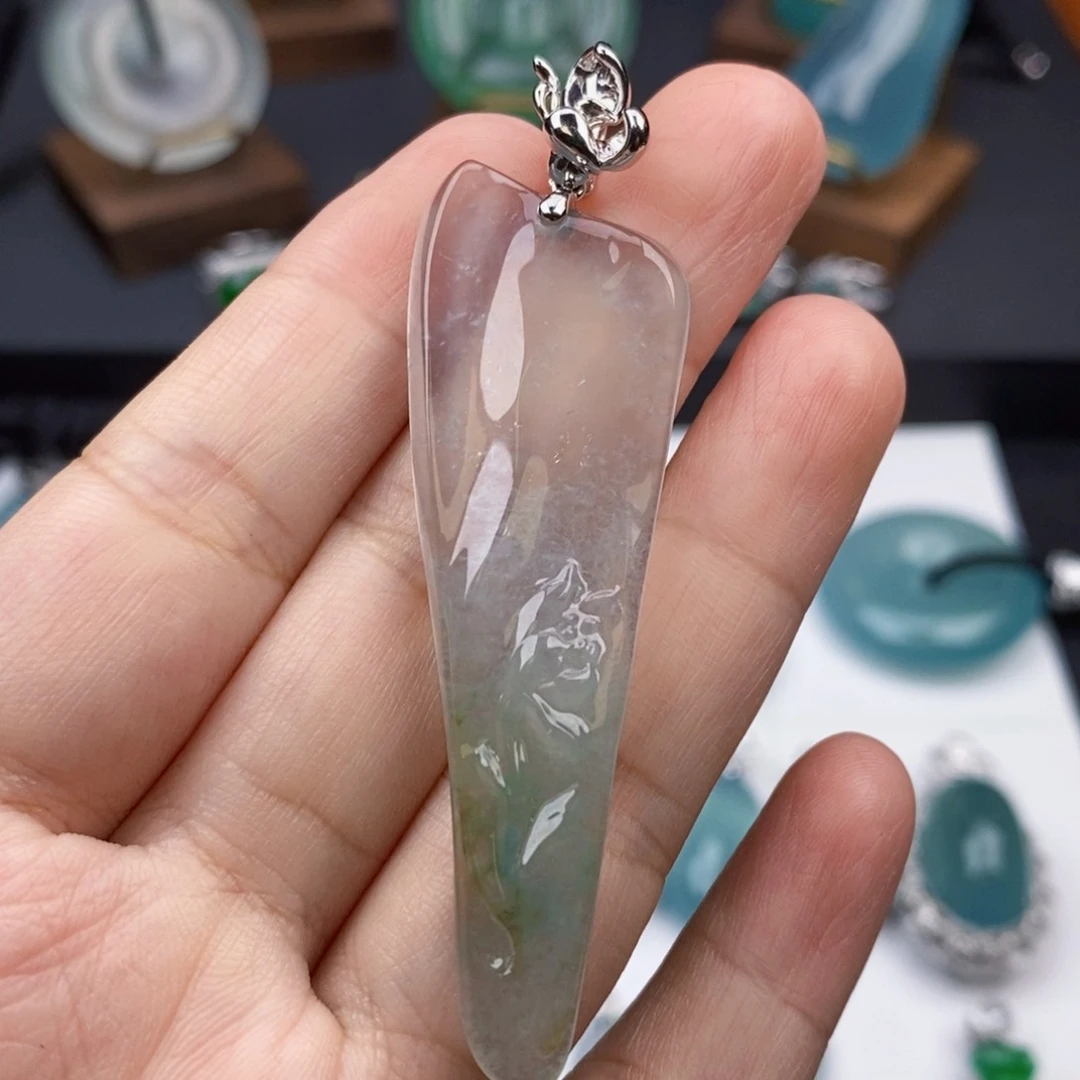 翡翠18K金镶嵌吊坠(不含链)荷花牌