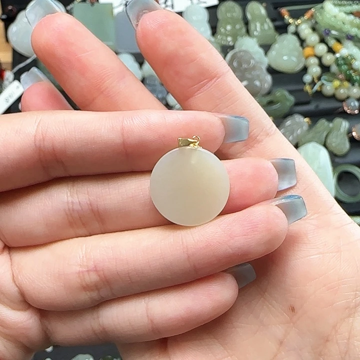 和田玉18K金镶嵌颈饰