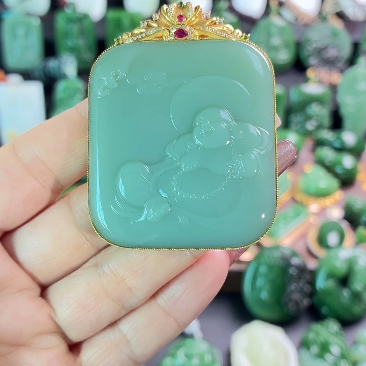 和田玉18K金镶嵌挂件