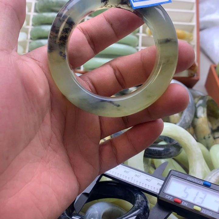 猫****蛇纹石玉未镶嵌手镯