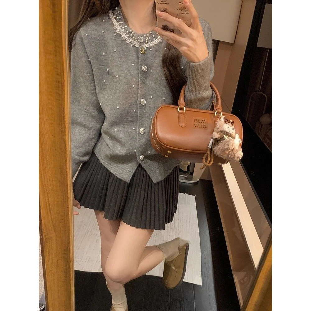 减龄百搭针织开衫时髦设计感短款学院风别针圆领珍珠毛衣法式名媛