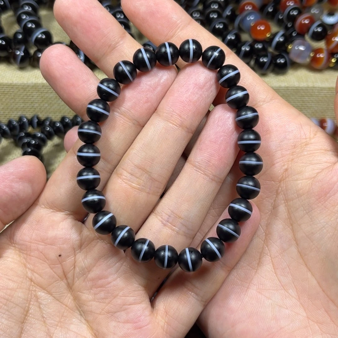 李***东玛瑙/玉髓手链未镶嵌