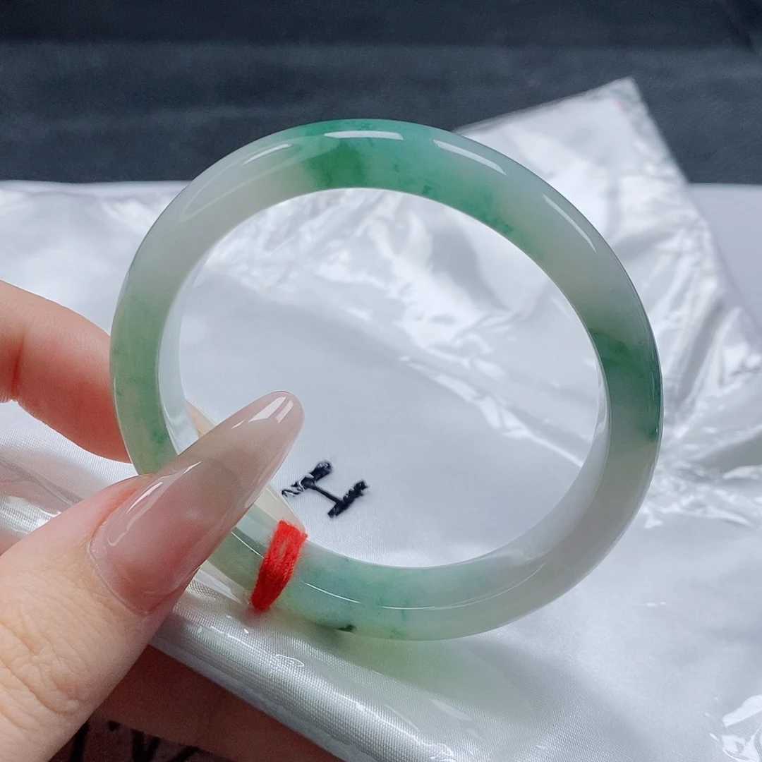 【闪购商品】未镶嵌手镯（贵妃镯）翡翠500号