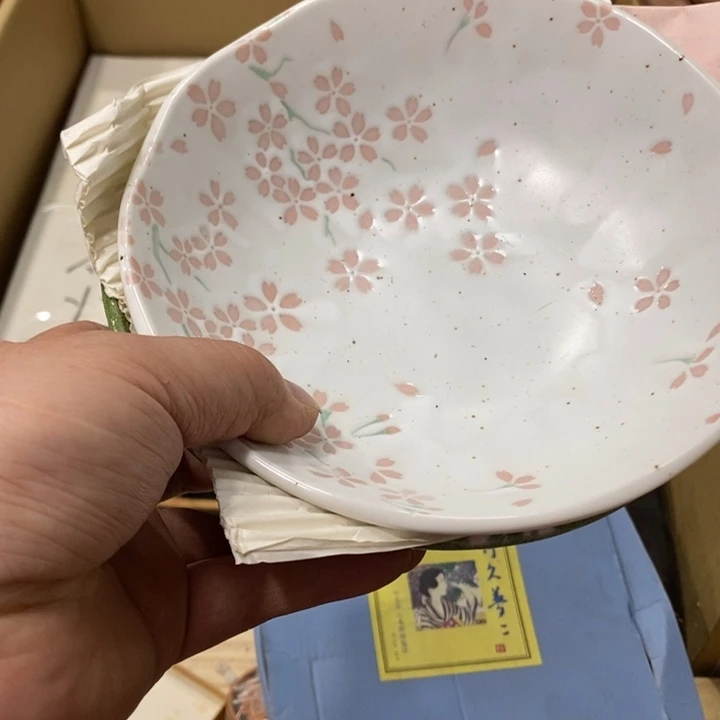 曹***哥中古品有微瑕，谨慎入手