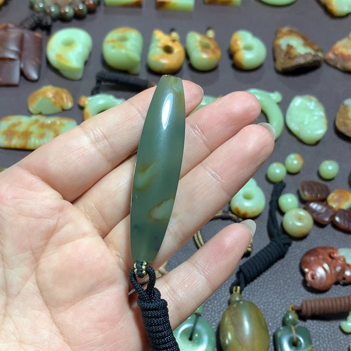 岫岩老玉（透闪石质玉）未镶嵌颈饰