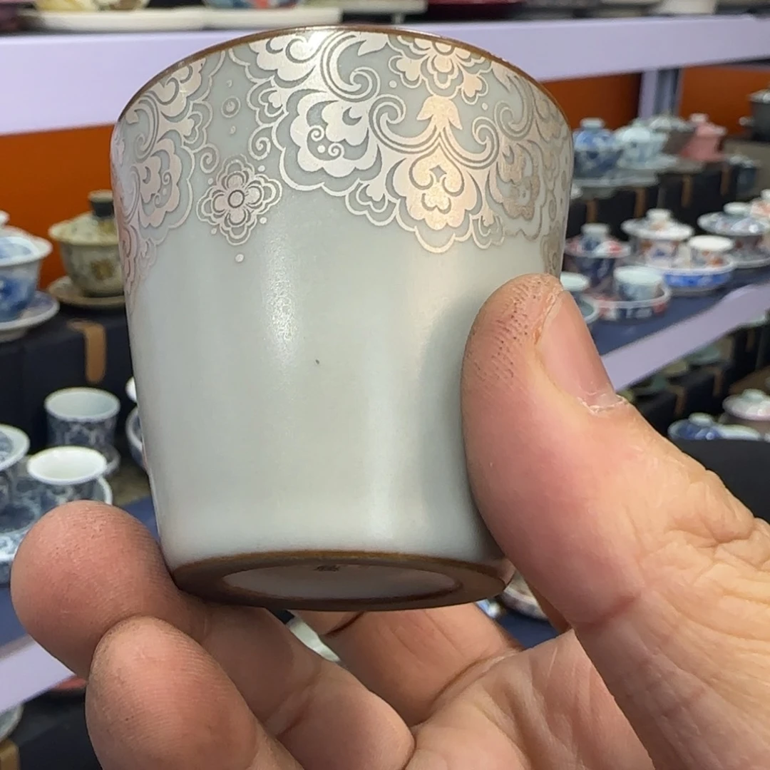 高温下的高温天气使人心情愉悦的