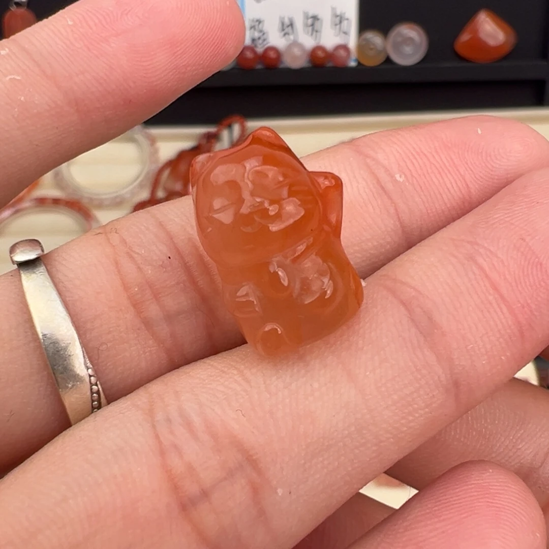南红玛瑙未镶嵌川料招财猫