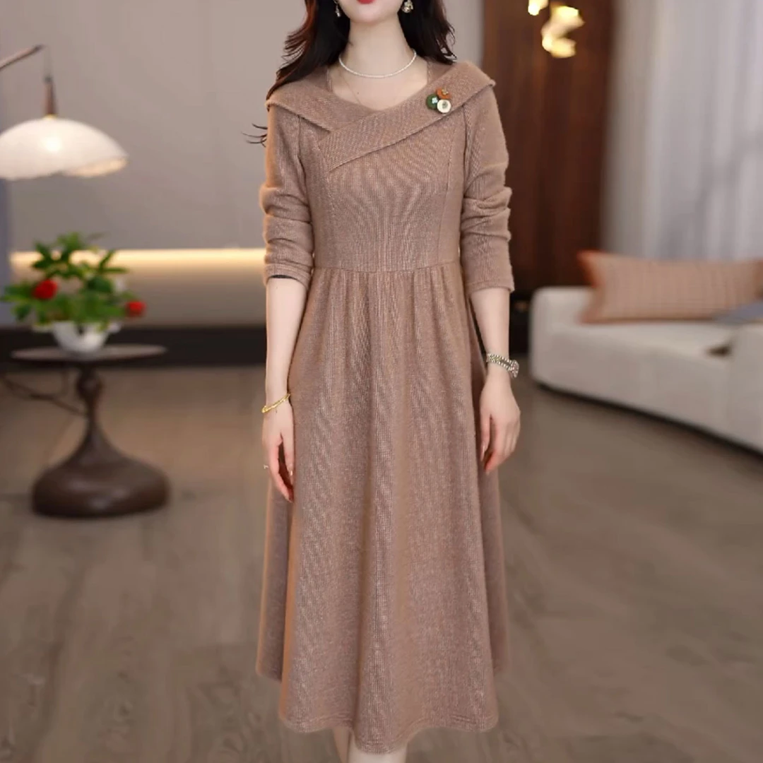 朵诗尼秋冬新款时尚收腰显瘦减龄长裙精致洋气加厚奶茶色连衣裙子