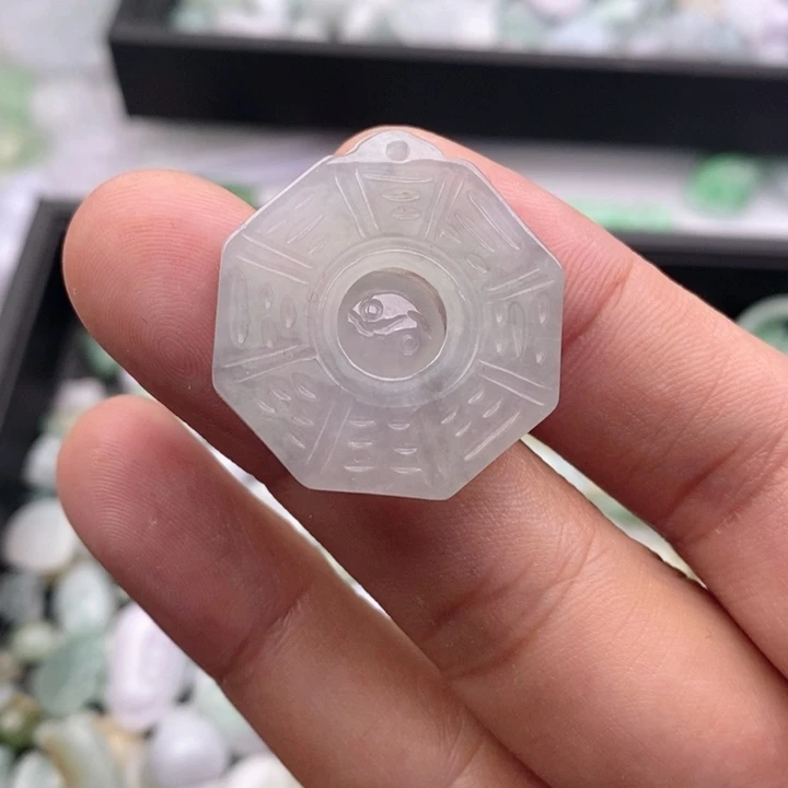 吊坠(不含链)未镶嵌翡翠