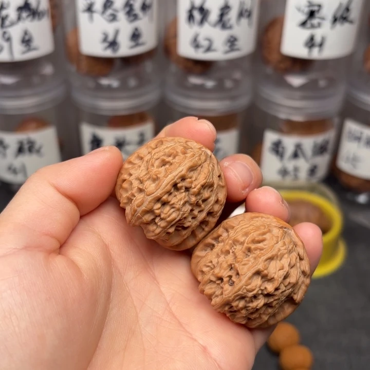 桃核吊坠35白狮子尖有修