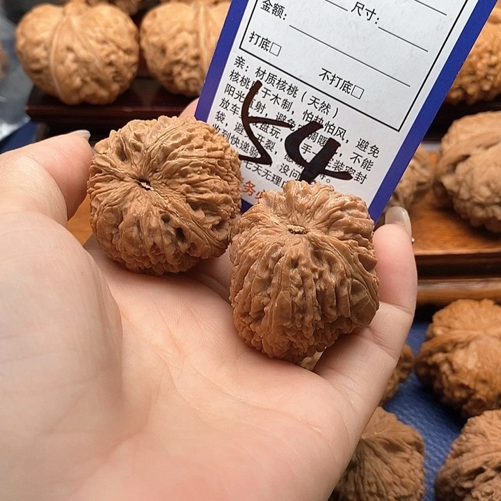 桃核吊坠大蒜头狮子头38