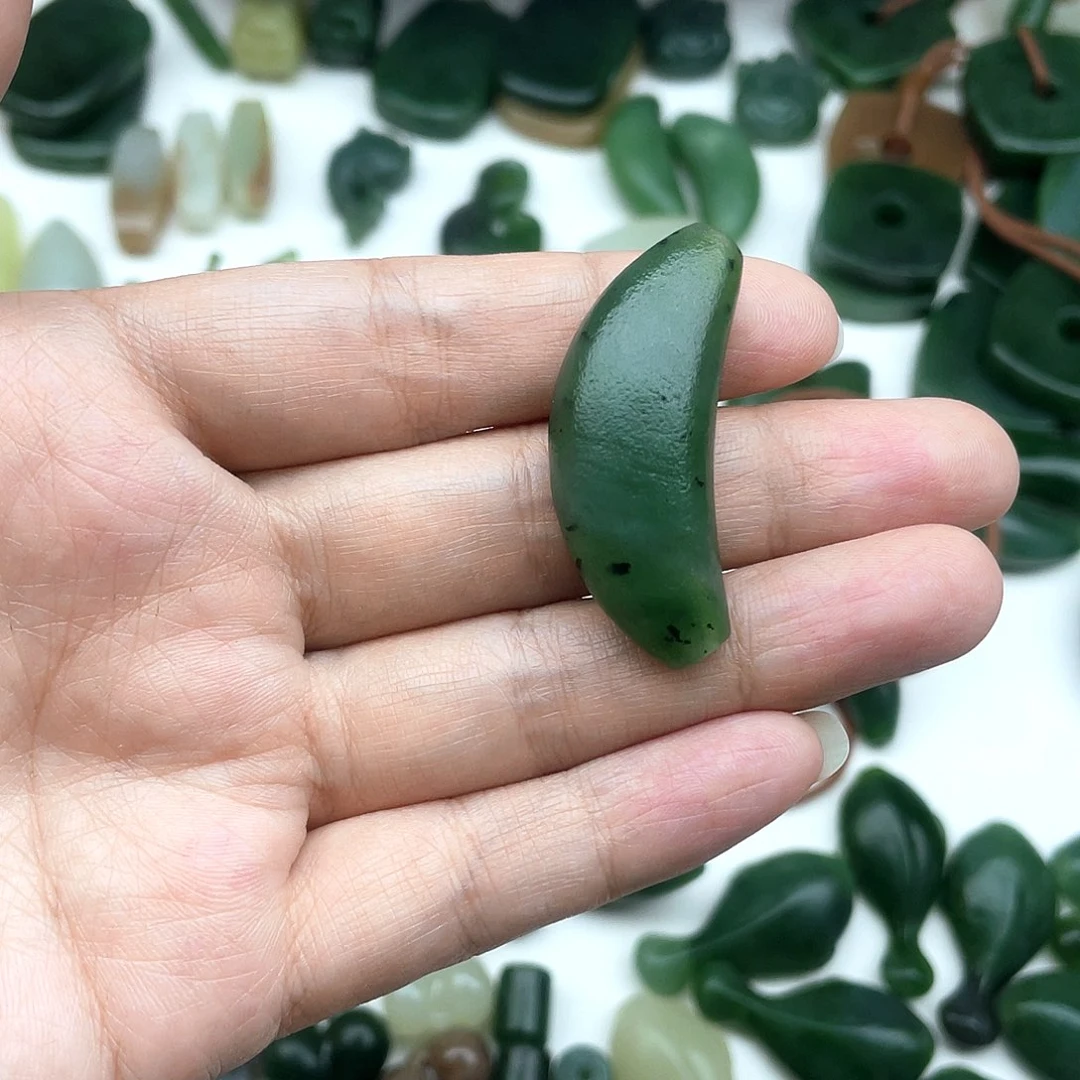 颈饰未镶嵌和田玉舟*酱