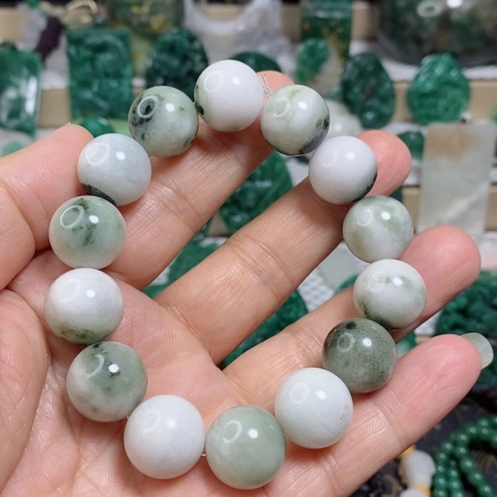 未镶嵌独山玉颈饰