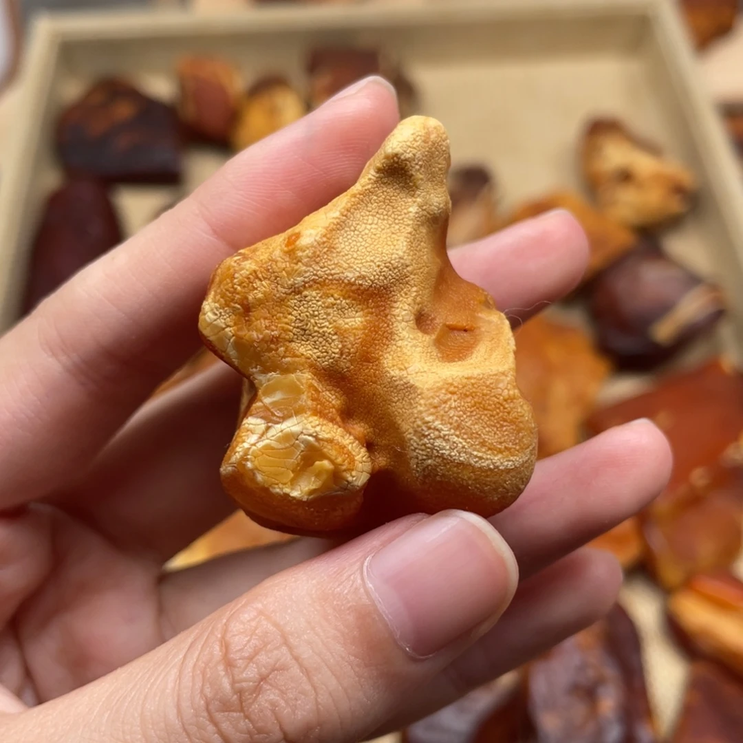 琥珀未镶嵌珠宝奇石