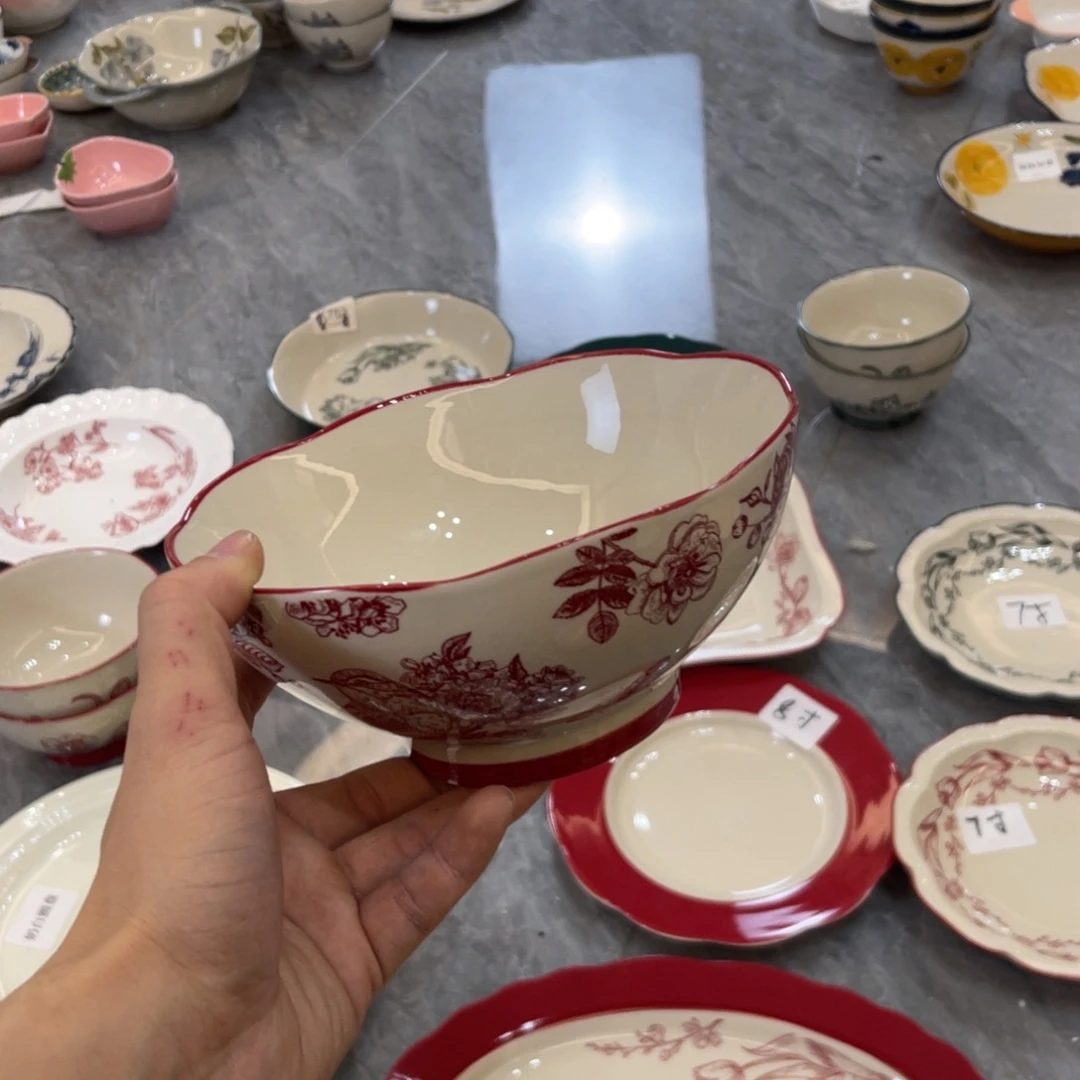 陶瓷微瑕餐具介意勿拍，满18飞！