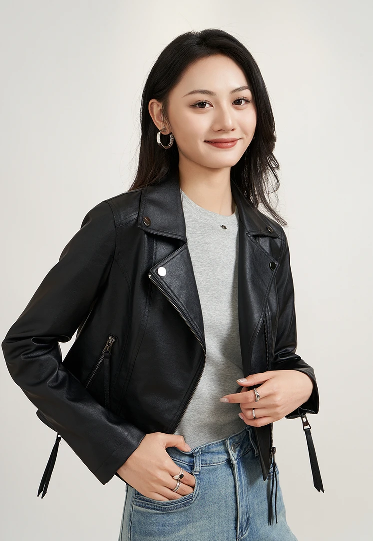 爱客经典修身革夹克春秋皮衣女装修身短款薄款YA25104W003