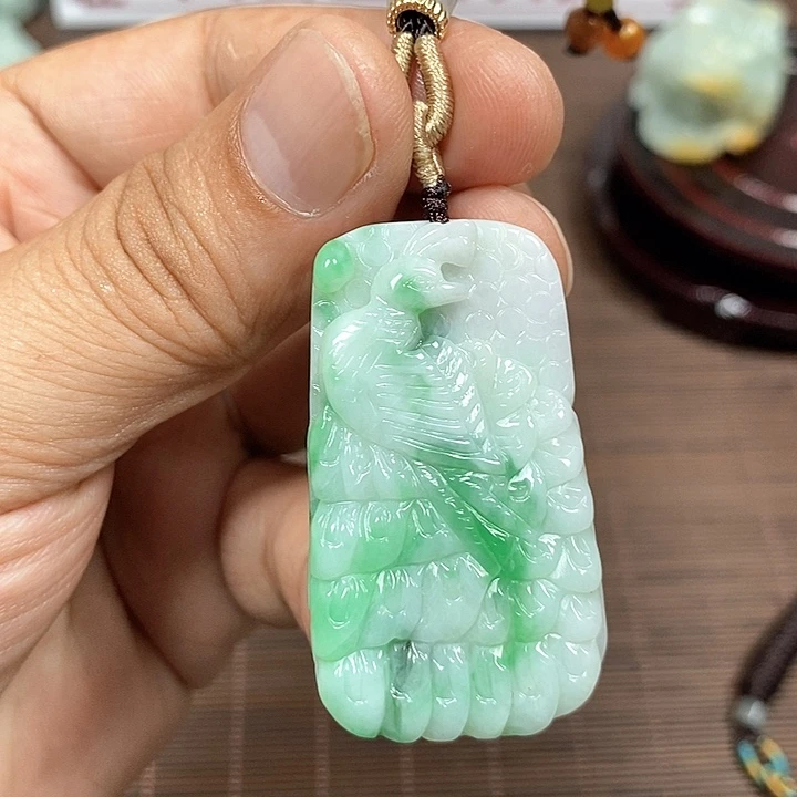 颈饰未镶嵌翡翠天然翡翠玉A货配证书