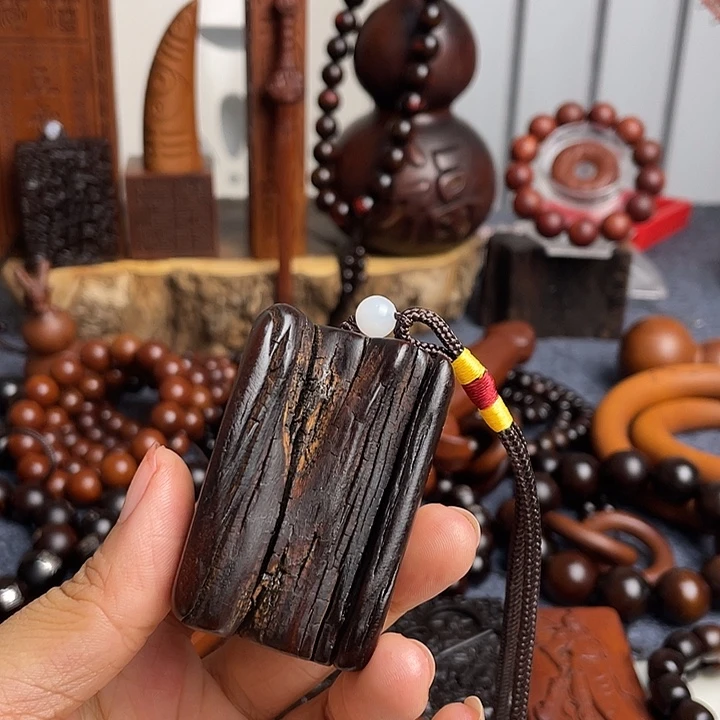 雷击枣木原木手把件